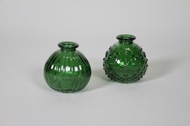 R4-000183 Vase en verre vert assorti D8,5cm H8,5cm