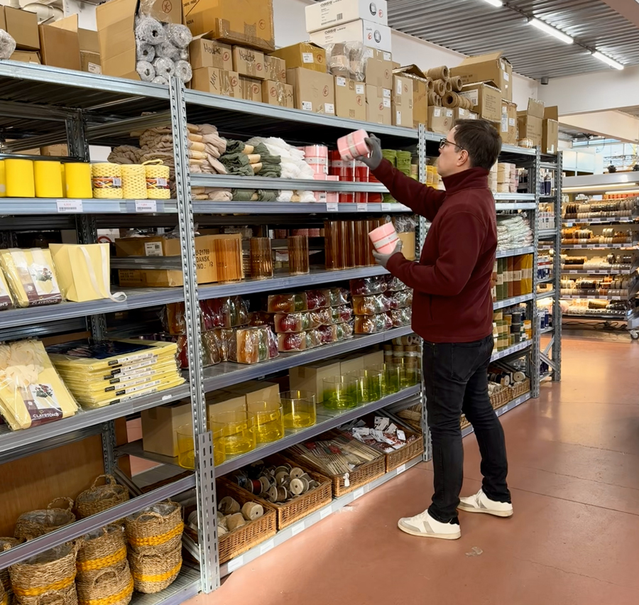 Rayon de la fourniture pour les fleuristes au Comptoir des Fleuristes sur le MIn de Rungis
