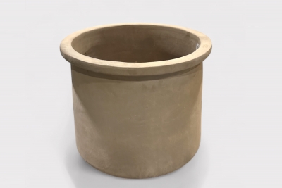 RR-000054 Pot with brown terracotta rim D53cm H50cm