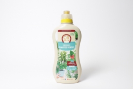 SU-000059 Bottle of green plant fertilizer 1L