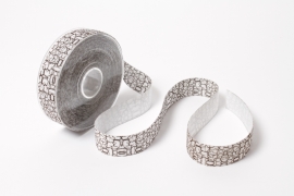 UN-000285 Black and white snake velvet ribbon 25mm x 10m