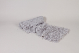 UN-000449 Chemin de table imitation plumes gris 30cm