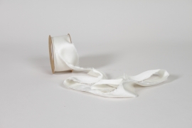UN-000829 Cream satin ribbon 50mm x 10m