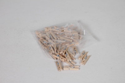 VE-000007 Sachet de 48 mini pinces � linge en bois H25mm