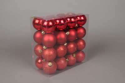 X015ZY Bo�te de 32 boules en plastique rouge D6cm