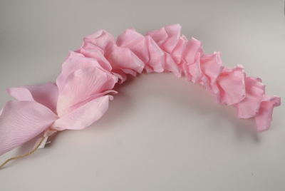 x017fz Guirlande de p�tales de roses roses D30cm H100cm