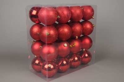 X017ZY Bo�te de 32 boules en plastique rouge D8cm