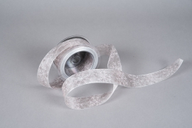 X027QL Silver ribbon with snowflake 40mm x 25m 