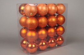 X047ZY Boîte de 32 boules en plastique cuivre D10cm