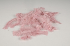 x055lw Box of old pink feathers 45g