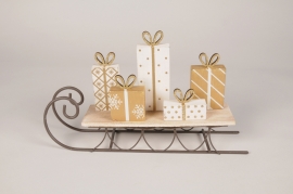 X111LE Metal and wooden christmas sleigh H17cm