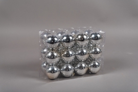 X123ZY Boîte de 24 boules plastique argent D6cm
