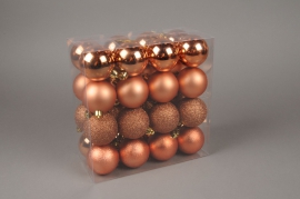 X143ZY Boîte de 32 boules en plastique cuivre rosé D6cm