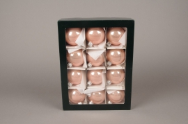 X304T1 Box of 12 shiny powder pink glass balls D6cm