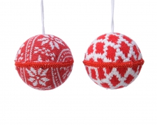 X556KI Red and white wool ball assorted D8cm