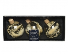 X672KI Box of 3 glass balls with dried herbs D8cm