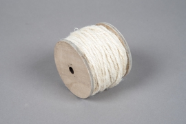 x944wg White jute yarn spool 130gr